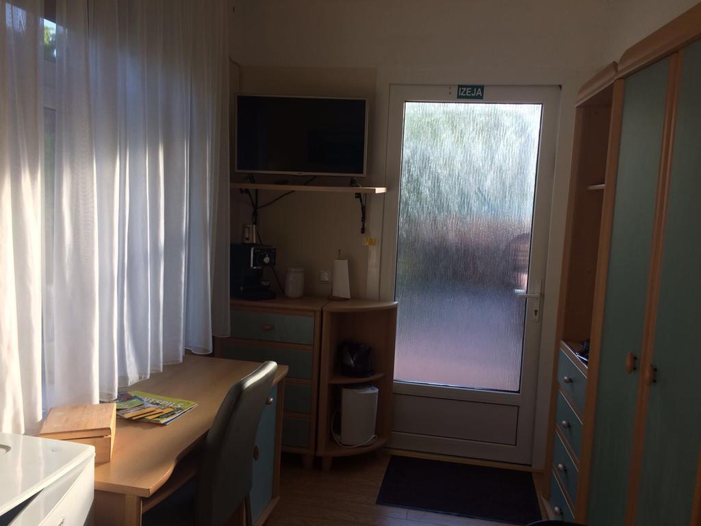 Viesu Nams Mezu 13 Hotel Ventspils Kültér fotó
